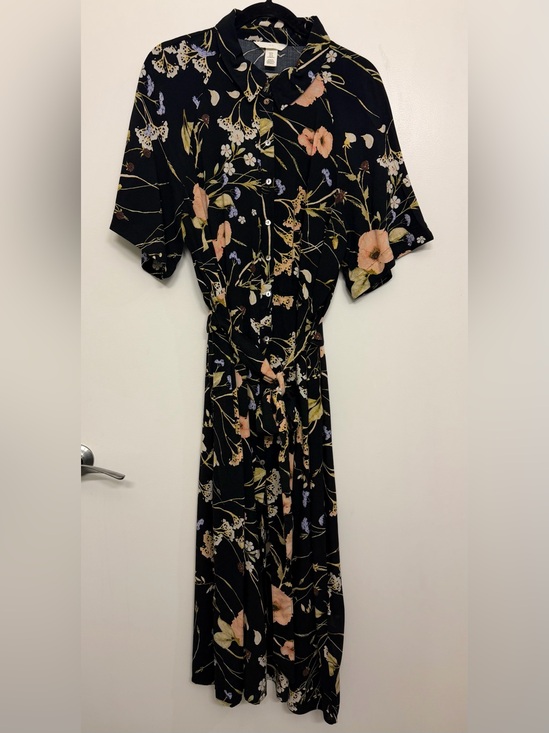 H&M Dresses & Skirts - H&M Maxi Dress Dark Florals Short Sleeve Mother of Pearl Buttons